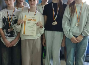 Sukcesy naszych uczniów w zawodach pływackich