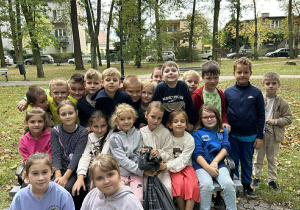Uczniowie klasy 1d na wspólnym zdjęciu