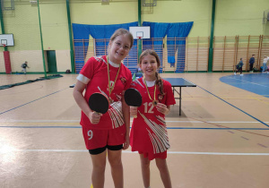 Dziewczynki z medalami