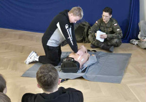 Zajęcia praktyczne w sali gimnastycznej