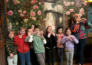 Dzieci w parku rozrywki MANDORIA