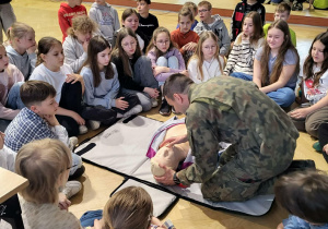 Pokazowa lekcja udzielania pierwszej pomocy