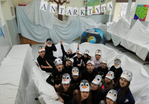 Ucniowie klasy 2b na klasowej Antarktydzie