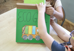 Dzieci otwierają Eco Grę, która zajęła w konkursie III miejsce