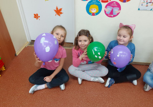 Dziewczynki z balonami